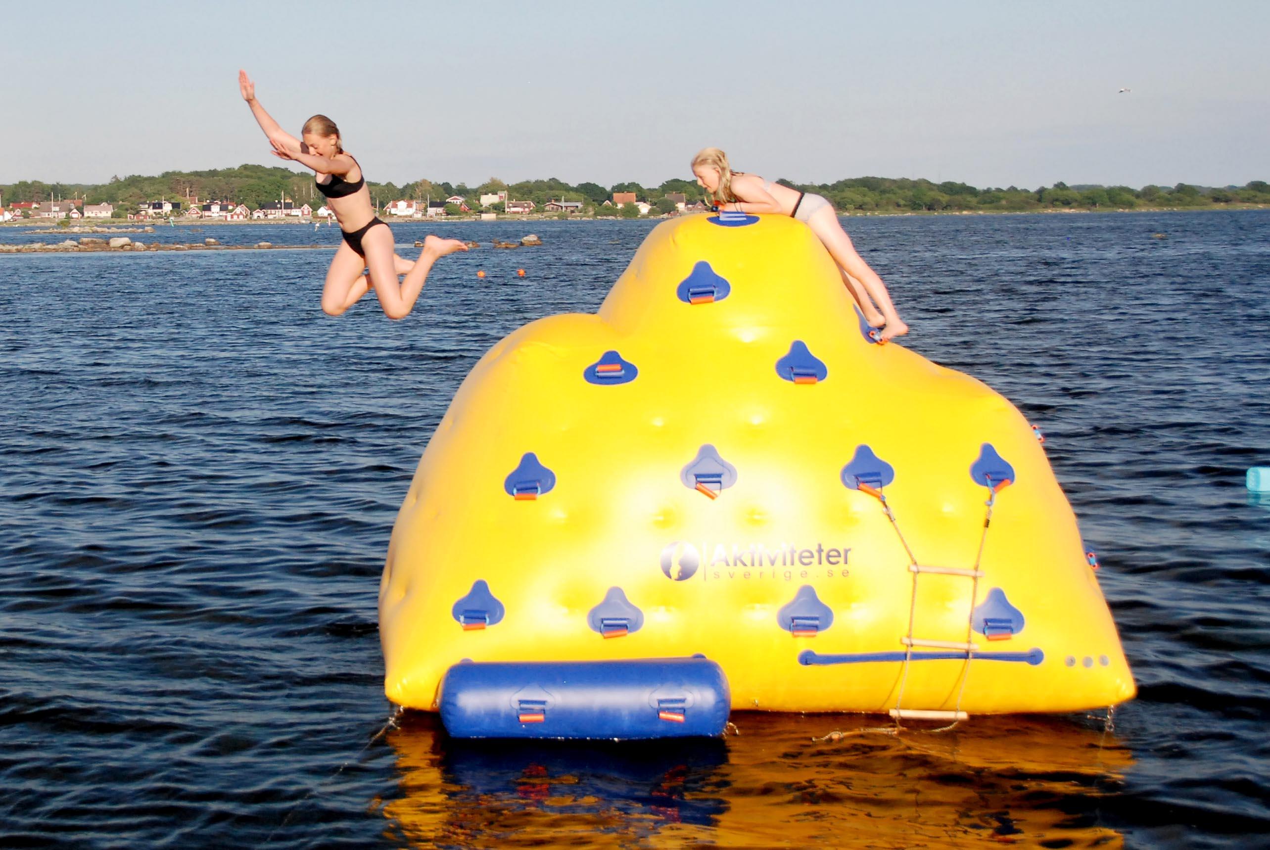 🧊 Isberget – klättra, hoppa och njut av utsikten!